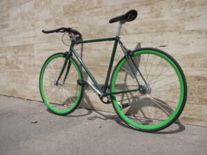 Read more about the article Is Fixed gear Bike Dangerous? All You Need To Know