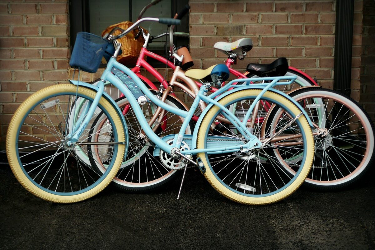 Read more about the article How To Clean And Maintain Your Beach Cruiser Bikes