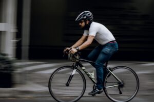 Read more about the article Are hybrid bikes good for commuting? (Really!)